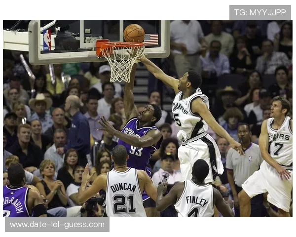 NBA球星联手组建梦幻足球队挑战世界顶级俱乐部对抗赛 NBA球星联手组建梦幻足球队挑战世界顶级俱乐部对抗赛