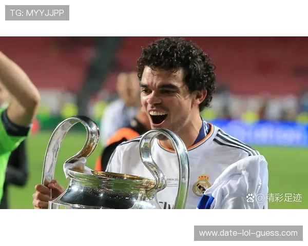 足球传奇谢幕之战 球星们的最后一球背后的故事与情感瞬间